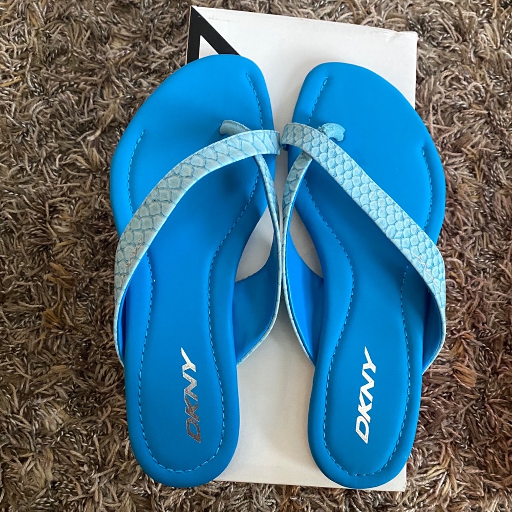 DKNY flip flops